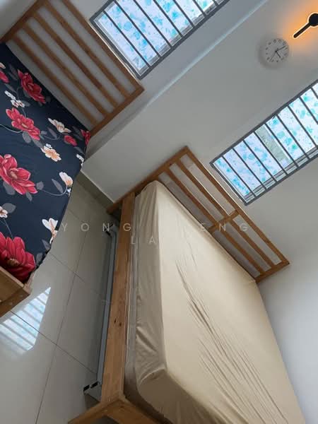 Untuk Disewa - Montena