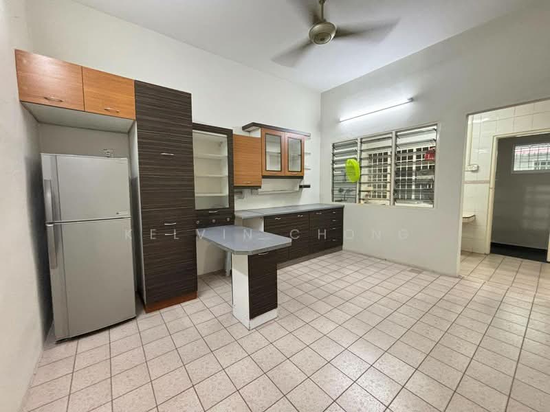 Bandar Baru Tambun Fully Furnish 2 Sty untuk Untuk Disewa - RM 2,000 /bulan, Mac 2026 - Kitchen - PropertyGuru.com.my