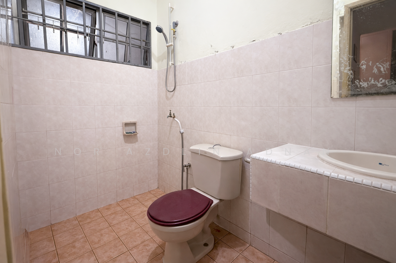 2-storey Terraced House for Sale in Bandar Bukit Puchong 2 (Puchong) - Nor Azdlin Adnan - Bathroom - PropertyGuru.com.my