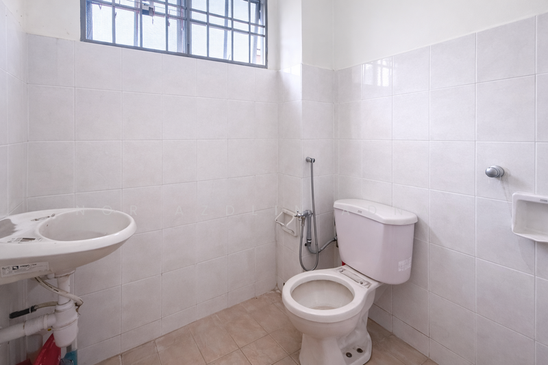 2-storey Terraced House for Sale in Bandar Bukit Puchong 2 (Puchong) - Nor Azdlin Adnan - Bathroom - PropertyGuru.com.my