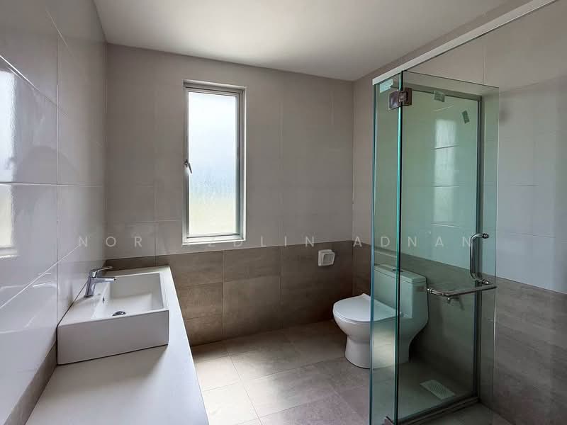 Semi-Detached House for Sale in Eco Forest (Semenyih) - Nor Azdlin Adnan - Bathroom - PropertyGuru.com.my