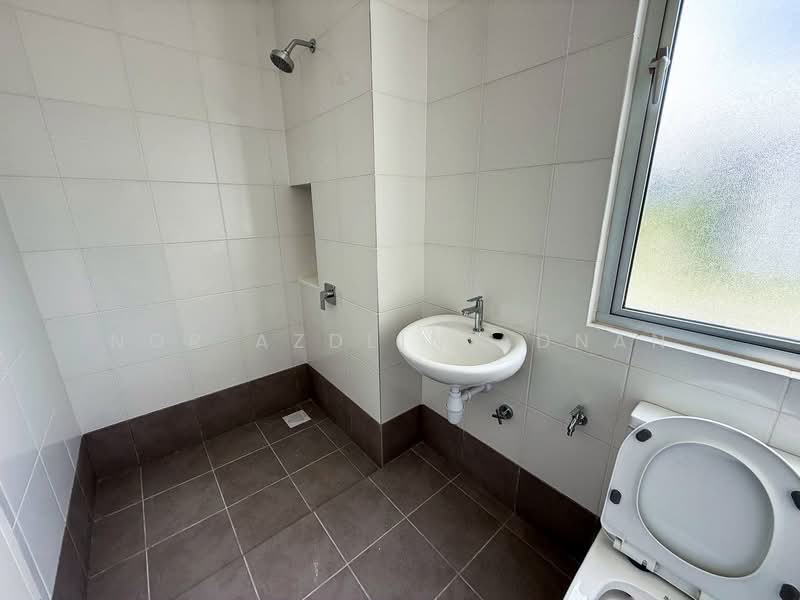 Semi-Detached House for Sale in Eco Forest (Semenyih) - Nor Azdlin Adnan - Bathroom - PropertyGuru.com.my