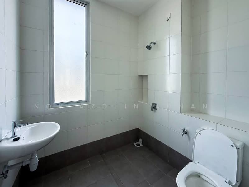 Semi-Detached House for Sale in Eco Forest (Semenyih) - Nor Azdlin Adnan - Bathroom - PropertyGuru.com.my