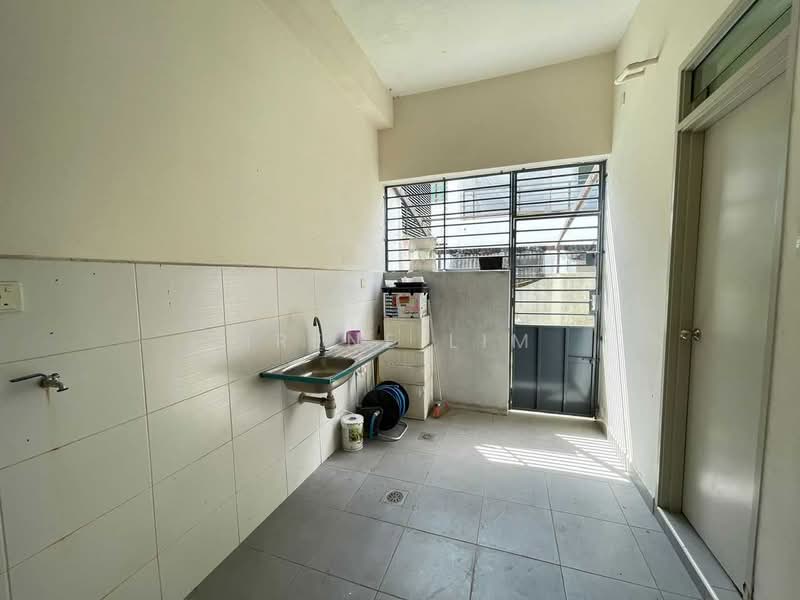 Cluster House for Sale in Taman Adda Heights (Tebrau) - Irene Lim - Kitchen - PropertyGuru.com.my
