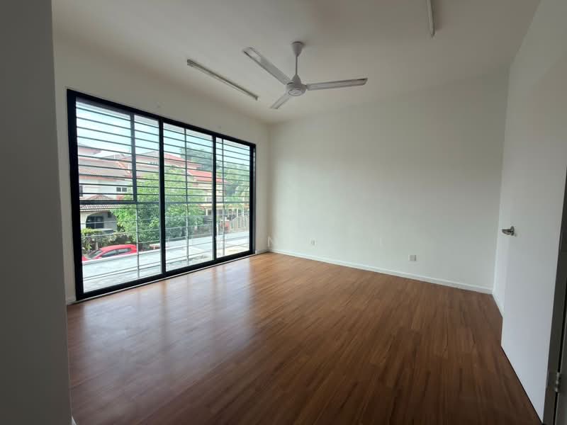 2-storey Terraced House for Sale in Bandar Country Homes (Rawang) - Elwin Mah - PropertyGuru.com.my