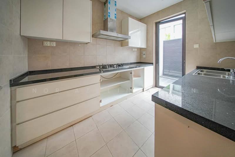 Terraced House for Sale in Taman Sri Hartamas (Sri Hartamas) - Nor Azdlin Adnan - Kitchen - PropertyGuru.com.my