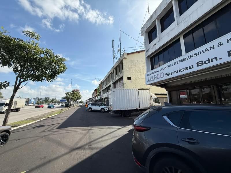 Taman Perling ( Facing Main Road ) 3-Storey Shop untuk Untuk Dijual - RM 1,580,000, Apr 2026 - Exterior - PropertyGuru.com.my