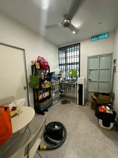 Shop for Rent in Taman Gaya (Ulu Tiram) - Caryn Ter - Interior - PropertyGuru.com.my