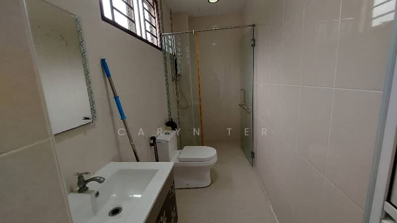 Taman Bukit Kempas ( Fully Renovated & Furnished ) Double Storey Bungalow untuk Untuk Dijual - RM 1,680,000, Mac 2026 - Bathroom - PropertyGuru.com.my