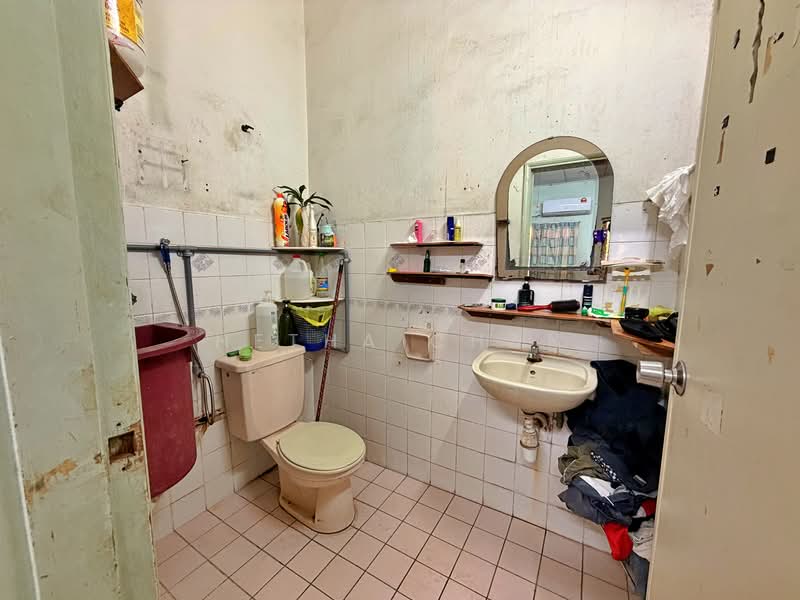 1-storey Terraced House for Sale in Bandar Baru Sri Petaling (Sri Petaling) - Hetha Chan - Bathroom - PropertyGuru.com.my