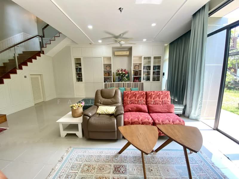Rumah Berkembar untuk Dijual di Seri Kembangan (Selangor) - Fatin Ismail - Living Room - PropertyGuru.com.my