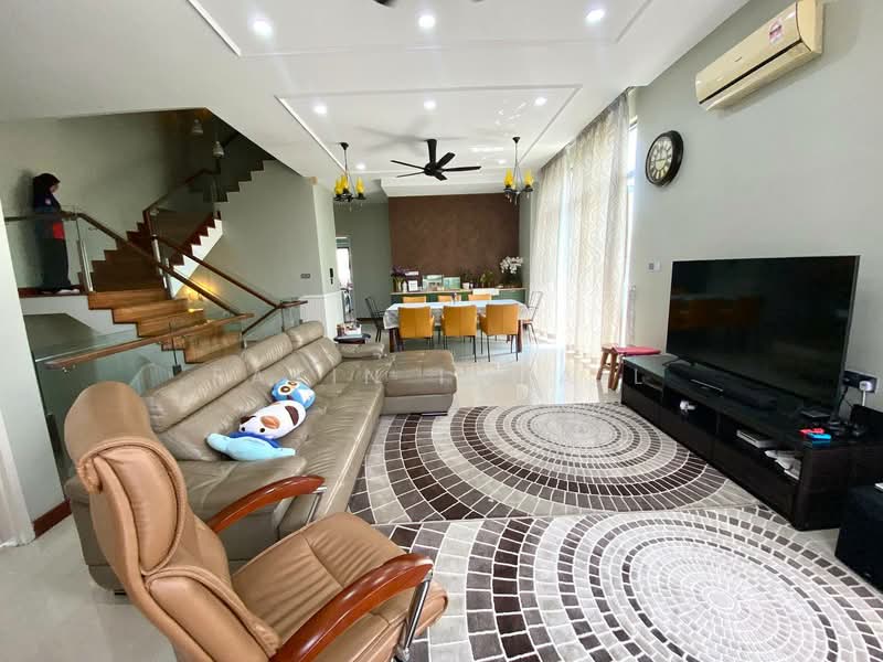 Rumah Berkembar untuk Dijual di Seri Kembangan (Selangor) - Fatin Ismail - Living Room - PropertyGuru.com.my