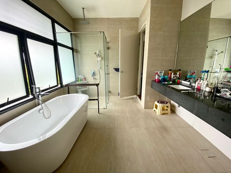 Rumah Berkembar untuk Dijual di Seri Kembangan (Selangor) - Fatin Ismail - Bathroom - PropertyGuru.com.my