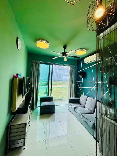 Crescent Bay Suites (Teluk Bayu) untuk Untuk Dijual - RM 430,000, Mac 2026 - Living Room - PropertyGuru.com.my