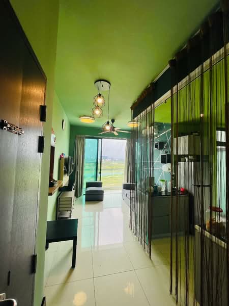 Crescent Bay Suites (Teluk Bayu) untuk Untuk Dijual - RM 430,000, Mac 2026 - Living Room - PropertyGuru.com.my