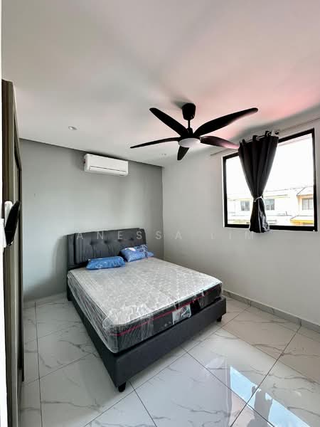 Taman Johor Jaya untuk Untuk Disewa - RM 2,700 /bulan, Mac 2026 - Bedroom - PropertyGuru.com.my