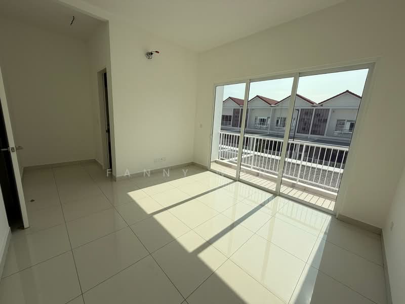 2-storey Terraced House for Sale in Aspen Vision City (Batu Kawan) - Fanny Wong - Balcony - PropertyGuru.com.my