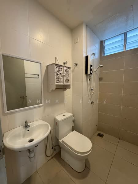 Bellevue @ Cybersouth untuk Untuk Disewa - RM 1,600 /bulan, Mac 2026 - Bathroom - PropertyGuru.com.my