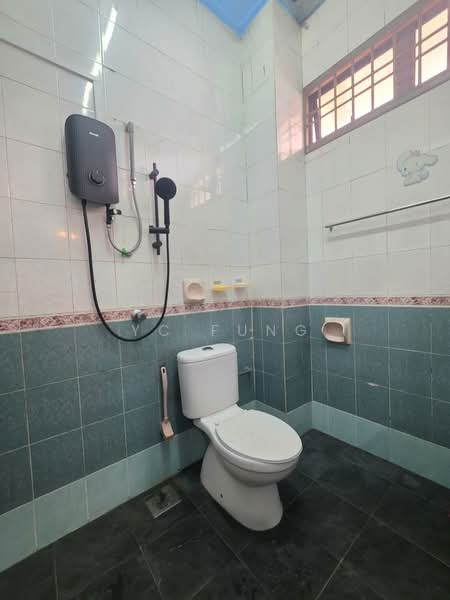 Taman Tampoi Indah untuk Untuk Dijual - RM 610,000, Mac 2026 - Bathroom - PropertyGuru.com.my