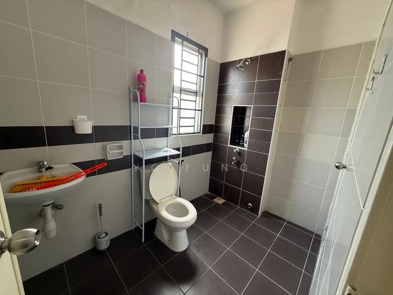 Taman Nusa Bayu untuk Untuk Dijual - RM 620,000, Apr 2026 - Bathroom - PropertyGuru.com.my