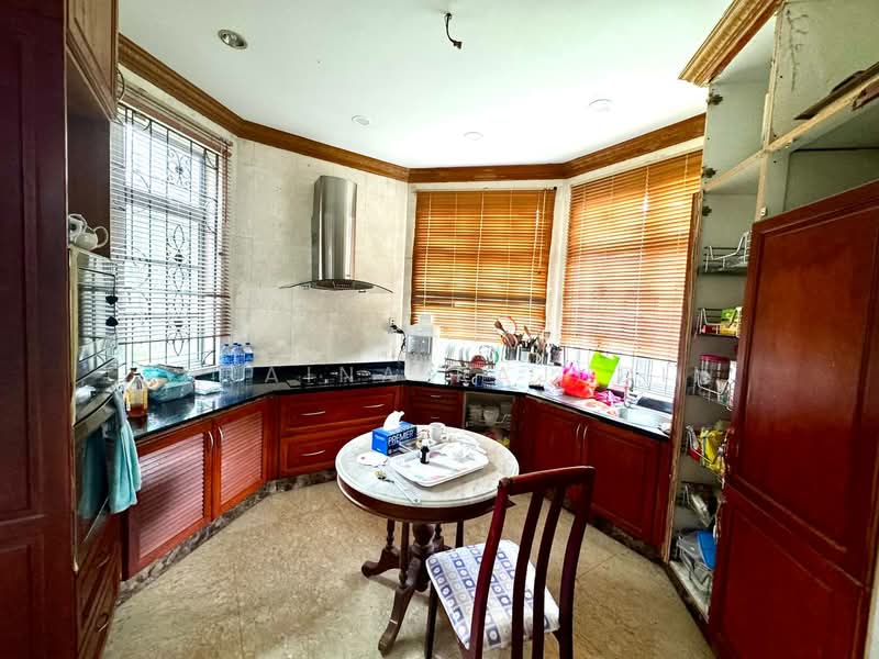 JALAN TEMPLER, PETALING JAYA. untuk Untuk Dijual - RM 3,800,000, Mac 2026 - Kitchen - PropertyGuru.com.my