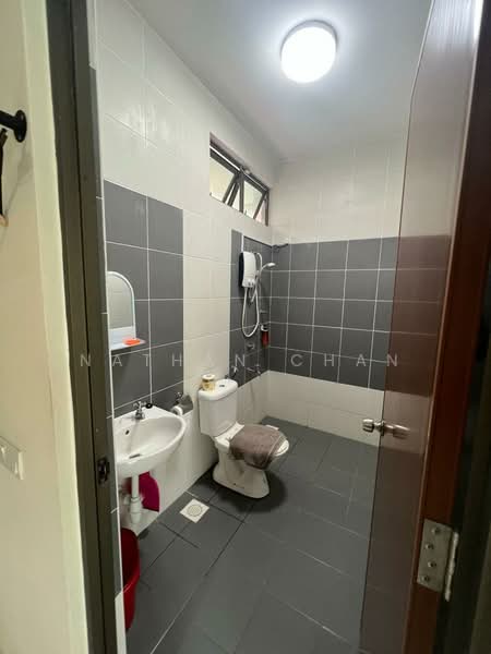 Cluster House for Sale in Taman Sutera Utama (Skudai) - Nathan Chan - Bathroom - PropertyGuru.com.my
