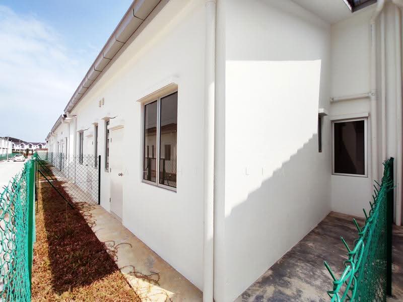 Rumah Teres 1-Tingkat untuk Dijual di Bandar Sri Sendayan (Negeri Sembilan) - Kah Hee Lim - Exterior - PropertyGuru.com.my