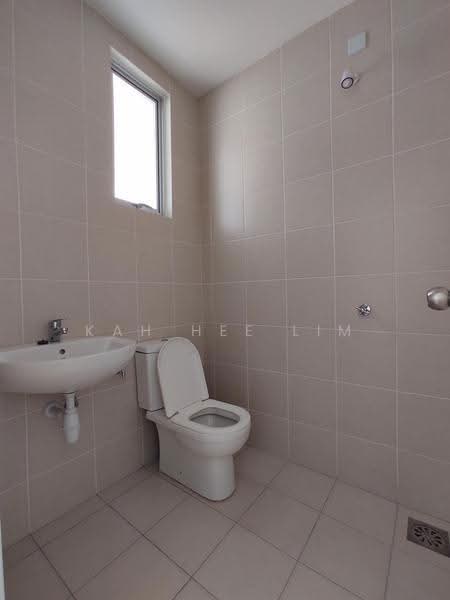 Rumah Teres 1-Tingkat untuk Dijual di Bandar Sri Sendayan (Negeri Sembilan) - Kah Hee Lim - Bathroom - PropertyGuru.com.my