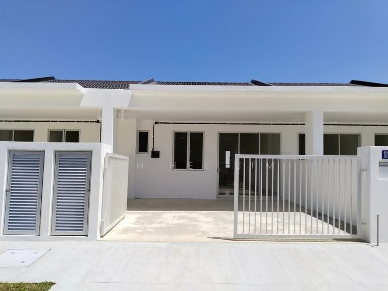 Rumah Teres 1-Tingkat untuk Dijual di Bandar Sri Sendayan (Negeri Sembilan) - Kah Hee Lim - Exterior - PropertyGuru.com.my
