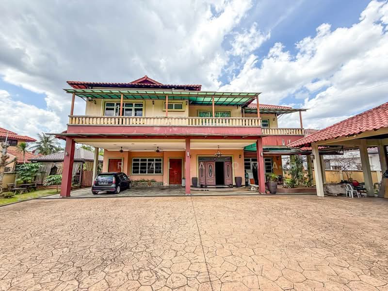 Bungalow for Sale in Country Heights (Kajang) - Nur Alia Omar - Exterior - PropertyGuru.com.my