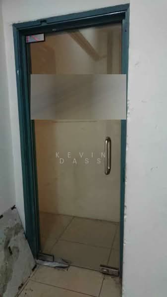 Shop / Office for Sale in TAMAN PUCHONG UTAMA (Puchong) - Kevin Dass - Entrance - PropertyGuru.com.my