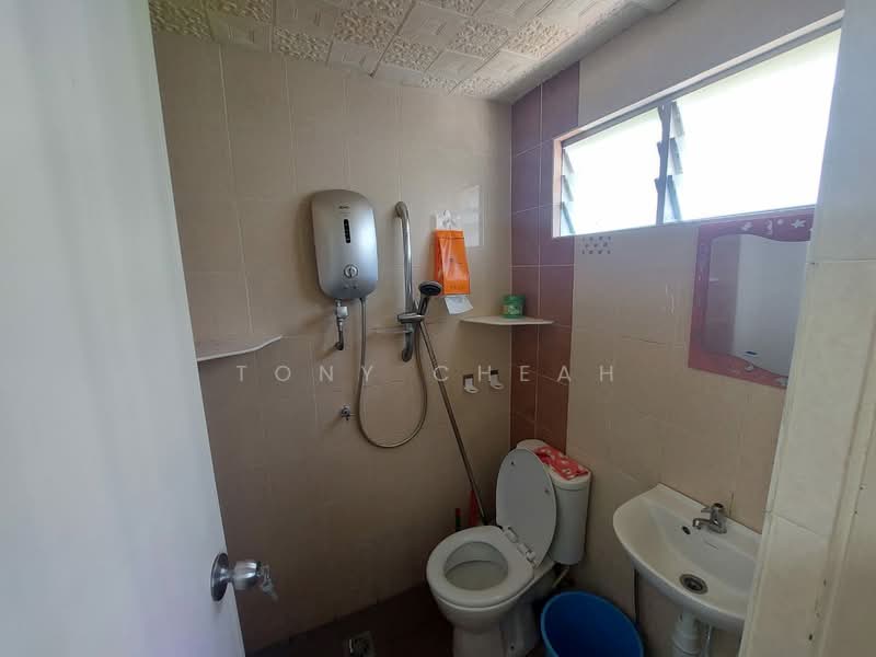 Apartment for Sale at Sri Ivori Apartment - Tony Cheah - Bathroom - PropertyGuru.com.my