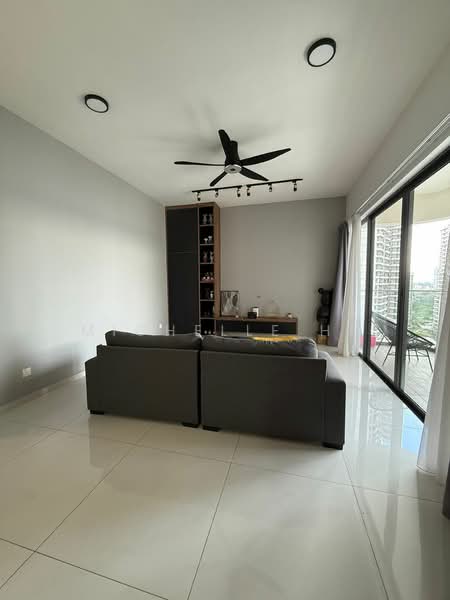 Condominium for Rent at Royal Strand @ Country Garden Danga Bay - Michelle He - Living Room - PropertyGuru.com.my