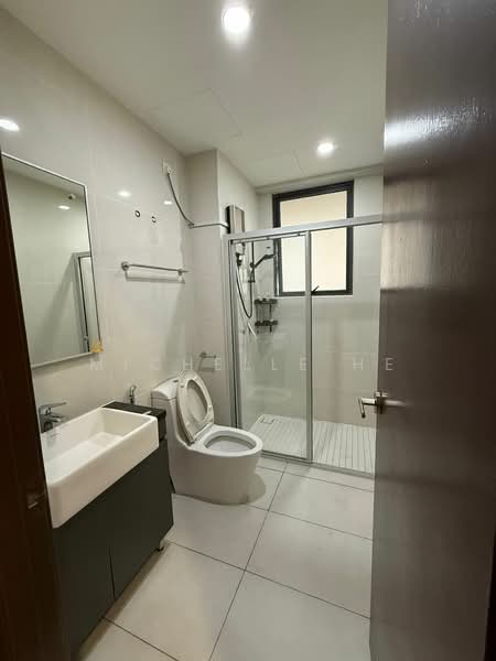 Condominium for Rent at Royal Strand @ Country Garden Danga Bay - Michelle He - Bathroom - PropertyGuru.com.my