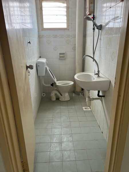 Apartment for Sale at Subang Perdana Goodyear Court 8 - Soh Ping - Bathroom - PropertyGuru.com.my