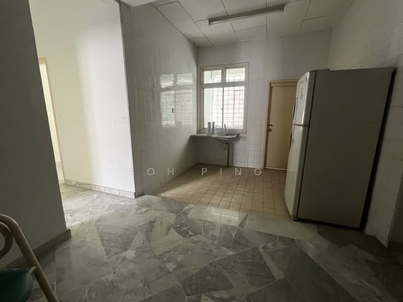Pangsapuri untuk Dijual di Subang Perdana Goodyear Court 8 - Soh Ping - Kitchen - PropertyGuru.com.my