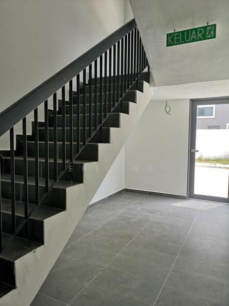 Semi-D Factory for Sale in Kawasan Perindustrian Balakong (Balakong) - Eric Ng - Entrance - PropertyGuru.com.my