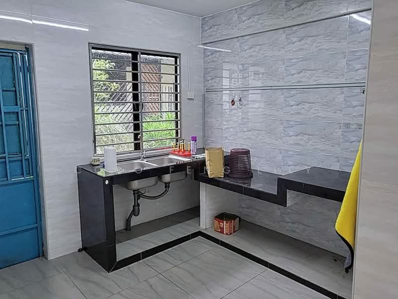 2-storey Terraced House for Sale in Bandar Baru Permas Jaya (Permas Jaya) - Coco Feng Lily - Kitchen - PropertyGuru.com.my