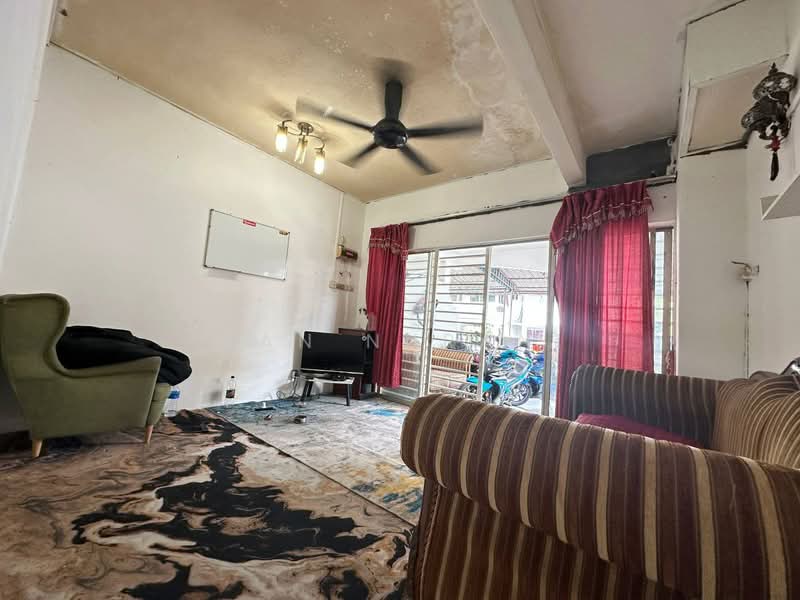 2-storey Terraced House for Sale in Batu Caves (Selangor) - Wan Nurani - Living Room - PropertyGuru.com.my