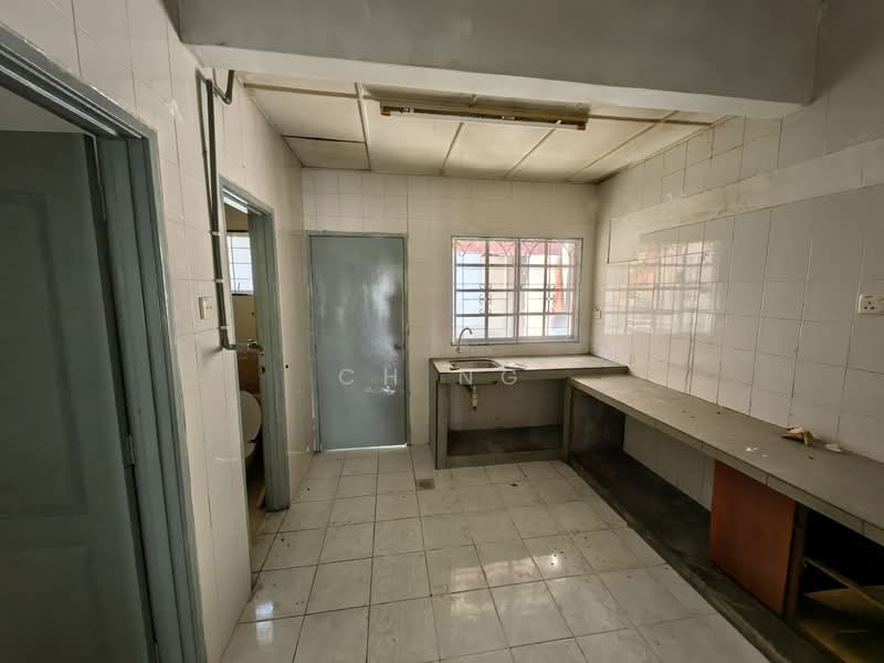 Bukit Rahman Putra untuk Untuk Dijual - RM 550,000, Mac 2026 - Kitchen - PropertyGuru.com.my