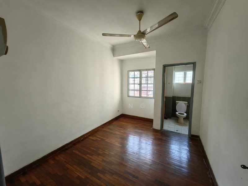 Bukit Rahman Putra untuk Untuk Dijual - RM 550,000, Mac 2026 - Bathroom - PropertyGuru.com.my