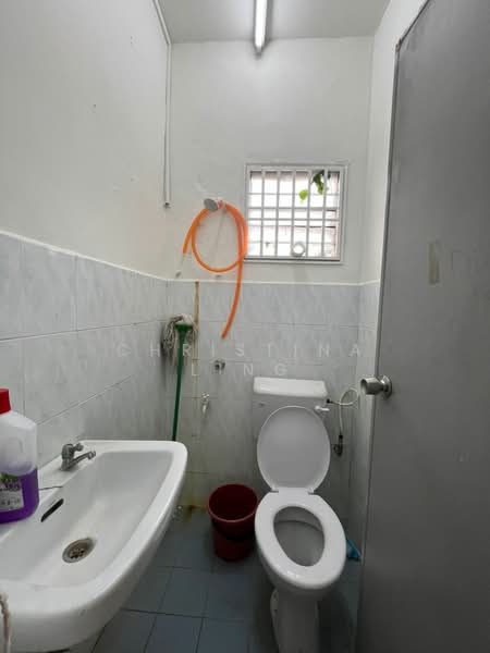 Taman Nusa Perintis 2 untuk Untuk Disewa - RM 3,000 /bulan, Mac 2026 - Bathroom - PropertyGuru.com.my