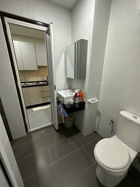 Servis Apartment untuk Disewa di KSL Residence @ Daya - Johnson Chong - Bathroom - PropertyGuru.com.my