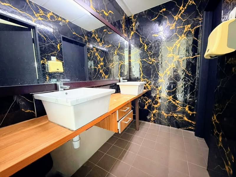 Office for Rent in Laman Seri Business Park (Shah Alam) - Balkhis Hashim - Bathroom - PropertyGuru.com.my
