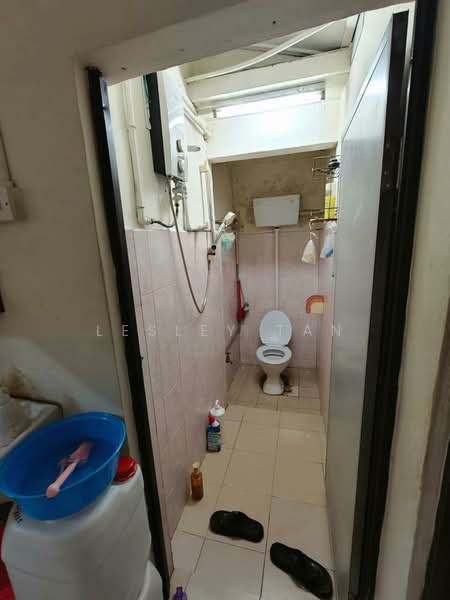 1-storey Terraced House for Sale in Taman Century (Johor Bahru) - Lesley Tan - Bathroom - PropertyGuru.com.my
