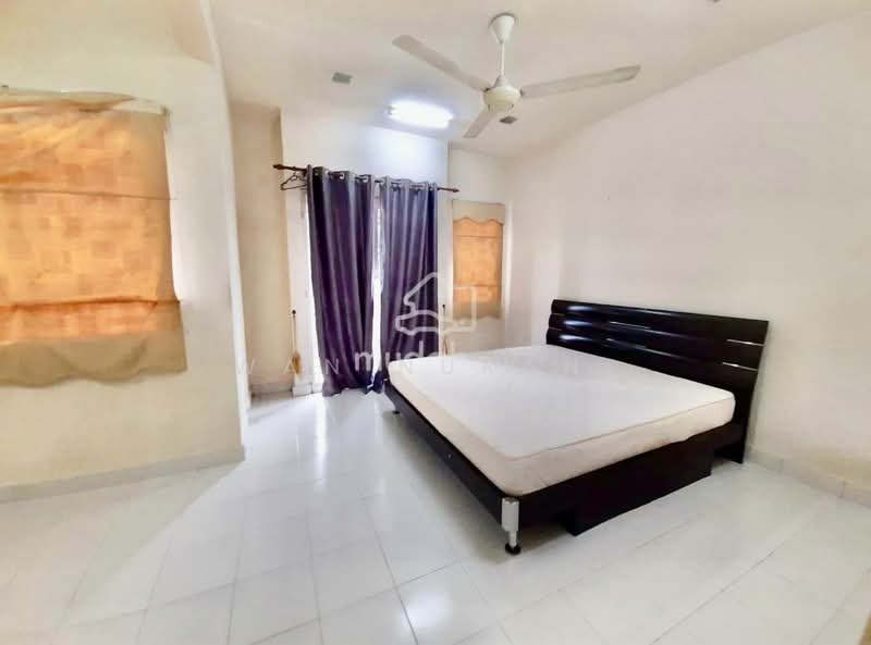 2-storey Terraced House for Sale in Taman Tasik Prima (Puchong) - Wan Nurani - Bedroom - PropertyGuru.com.my