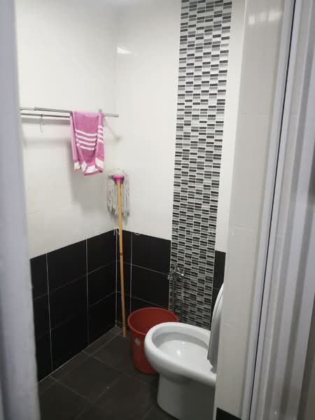 Apartment for Sale at Taman Bukit Erskine - Weng Sern - Bathroom - PropertyGuru.com.my