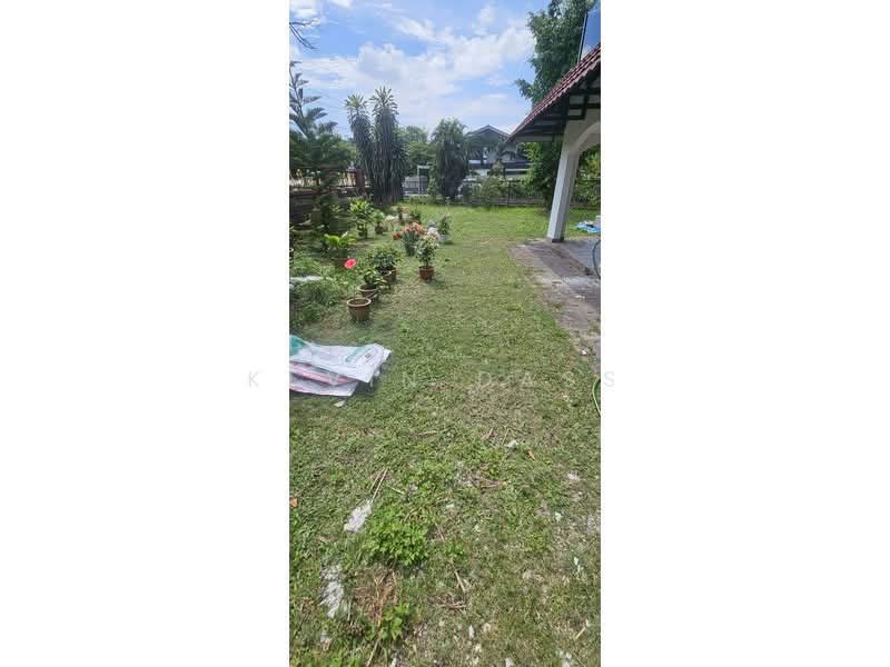 Bungalow for Rent in Seksyen 22 (Petaling Jaya) - Kevin Dass - Garden - PropertyGuru.com.my