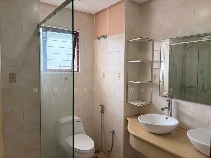 2.5-storey Terraced House for Sale in Sunway SPK Damansara (Batu) - muharni sawarin - Bathroom - PropertyGuru.com.my
