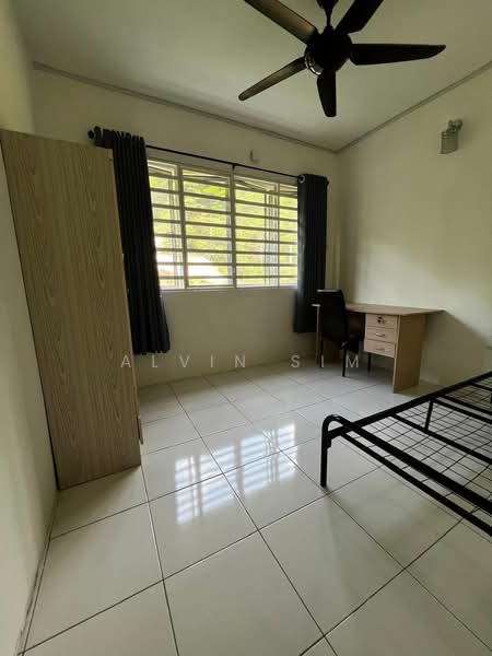 E Garden untuk Untuk Disewa - RM 1,300 /bulan, Mac 2026 - Bedroom - PropertyGuru.com.my